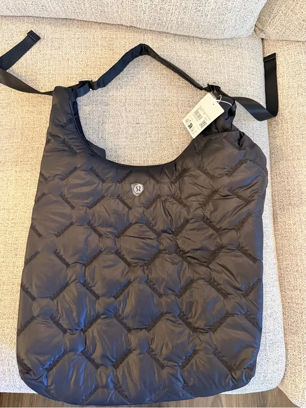 Lululemon Quilty Pleasures Shoulder Bag 14L black Sold out online NWT - Image 8
