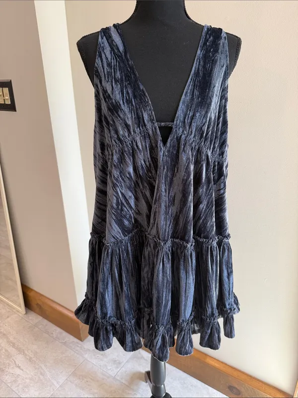 Free People Pleated Plush Swing Dress in Rare Night Size XS - Image 2