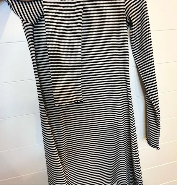 Divided H&M Black and White Stripe Dress BodyCon Crewneck Size 6 Preppy Minimal - Image 6