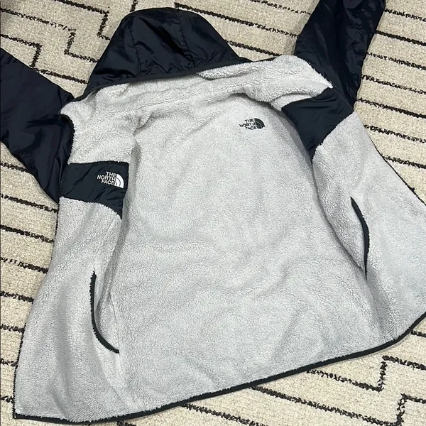 The North Face Hooded Jacket - Image 4
