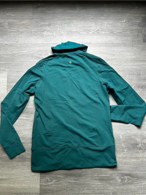 lululemon athletica Teal Zip-Up Define Jacket in a Women’s Size 10 - Image 2
