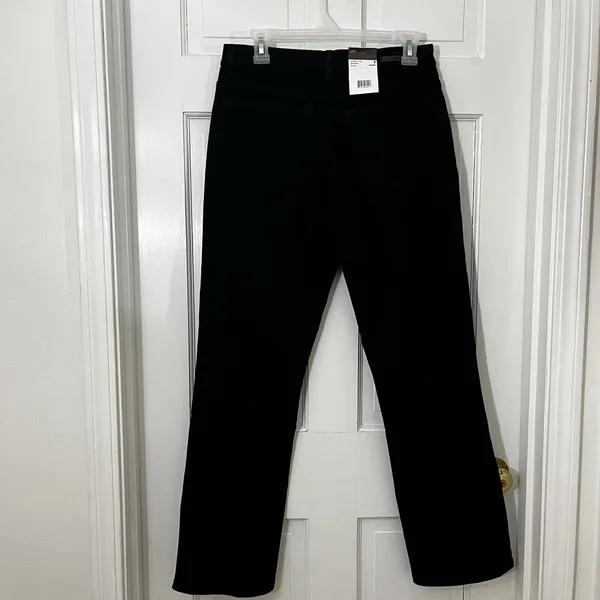 NEW w/TAGS Lee Women's Relaxed Fit Straight Leg Stretch‎ Jeans - Black - Size 6S - Image 4