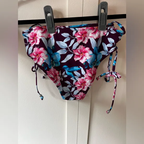 Cupshe‎ Purple Floral Women’s Bikini Bottom With Ties On Side Size Medium - Image 3