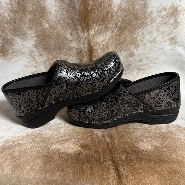 Dansko Glitzy Patent Leather Classic Clog Size 38 B54‎ - Image 9