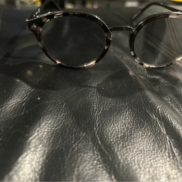 Guess Black Frame Glasses mirror lens - Image 4