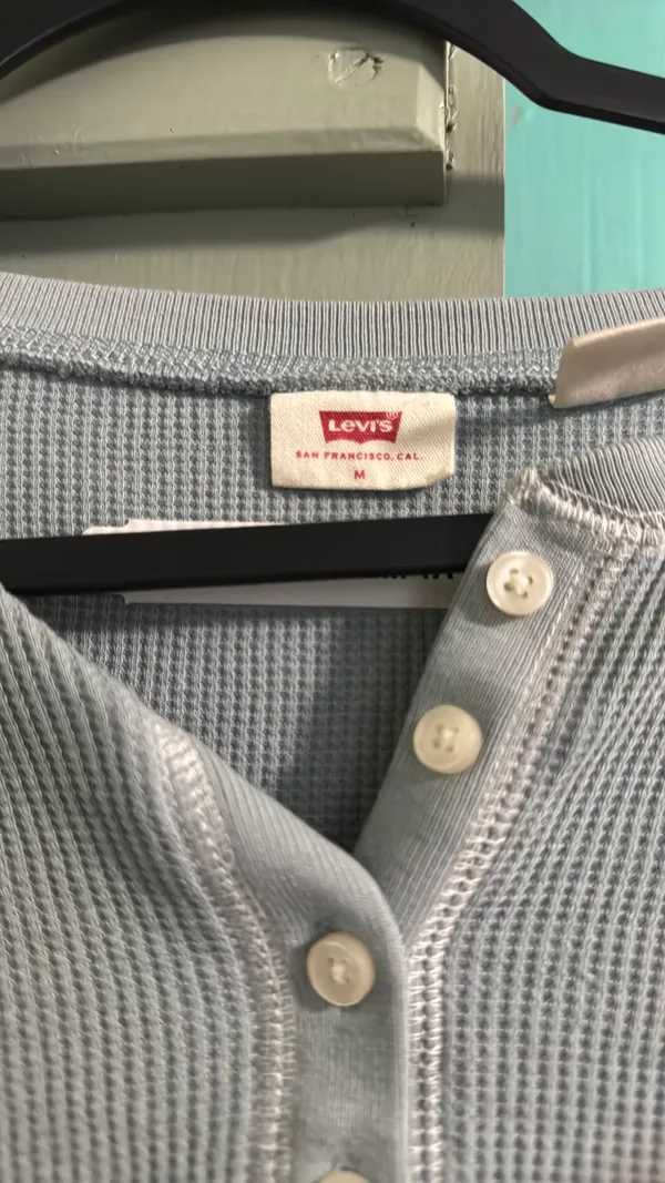 Levi’s Shirt - Image 2