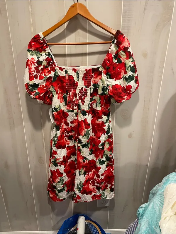 Cute Red floral puff sleeve smock back NWT Julia Jordan dress festive fiesta - Image 7
