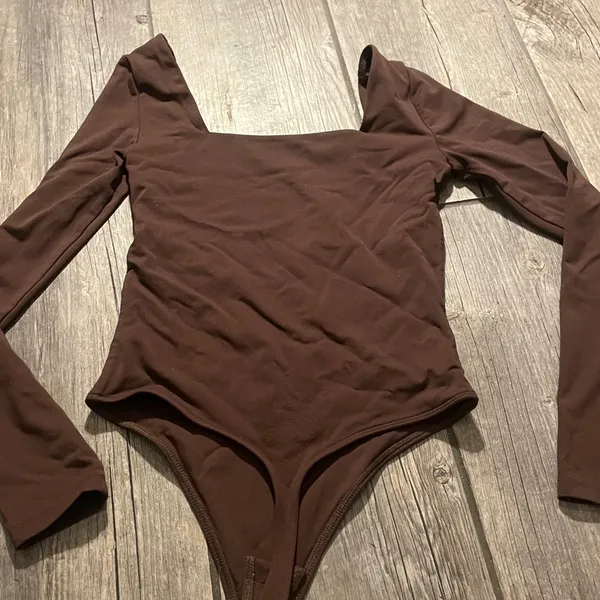 Babaton Contour Square Neck Bodysuit - Chocolate - Image 4
