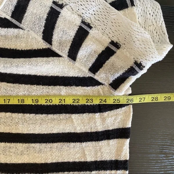 We The Free knit sweater Size Medium - Image 10