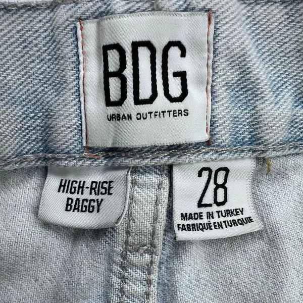 BDG Urban Outfitters High Rise Baggy Jeans Light Wash Wide Leg Denim Size 28 - Image 8