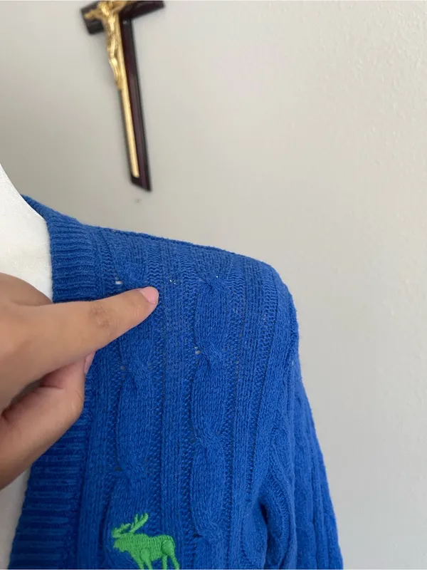 Abercrombie & Fitch Royal Blue Cable-Knit V-Neck Cardigan with Green Logo - Image 6