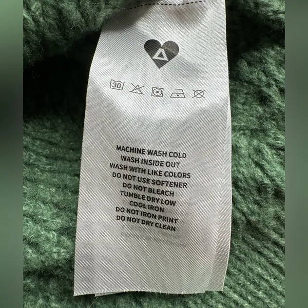 Aelfric Eden Green Crew Neck Sweater with Textured Knit - Image 4
