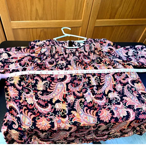 Knox Rose Women‎ Medium Paisley Smocked Peasant Blouse Black Pink Long Sleeve - Image 4