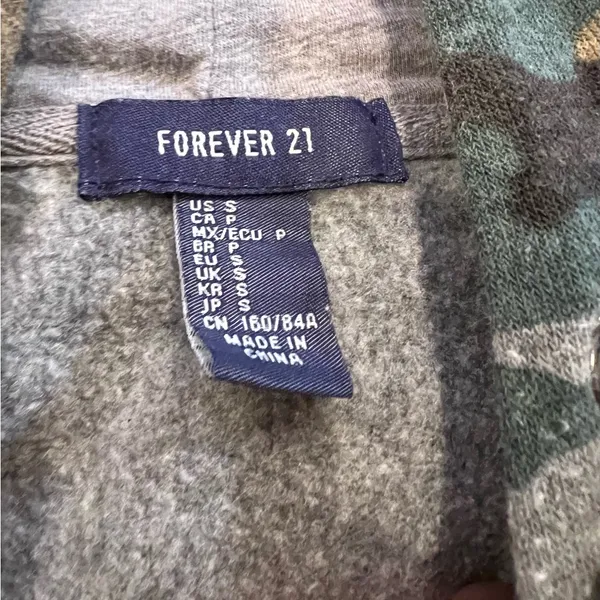 Forever 21 Camo hoodie - Image 3