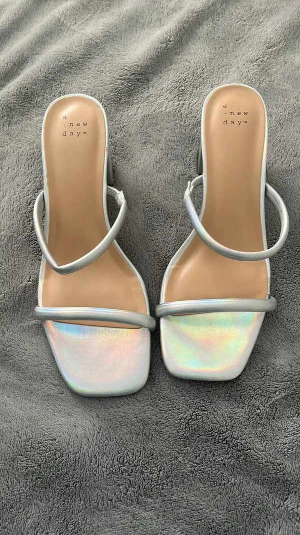 Iridescent heels - Image 2
