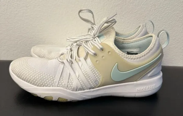 Nike Shoes Womens White Lace Up Free Reflect Training Running Athletic Sneakers - Image 4