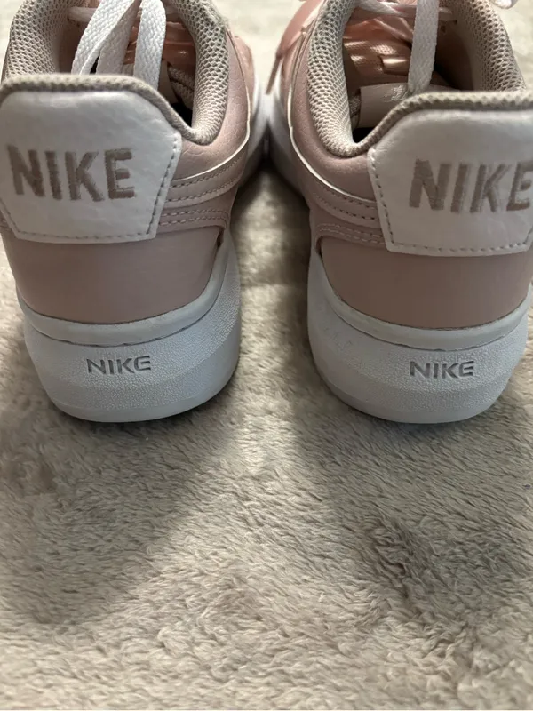 Nike Sneakers Women’s Size 9 Pink Low-Top Sneakers - Image 7
