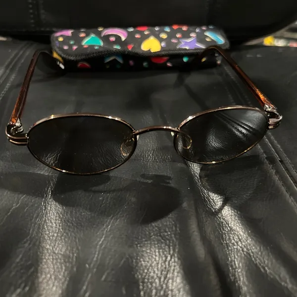 Stylish Brown Oval Sunglasses Black - Image 8