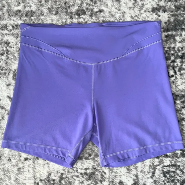 Lululemon Align Curve Seam High-Rise Short 6" - Image 4