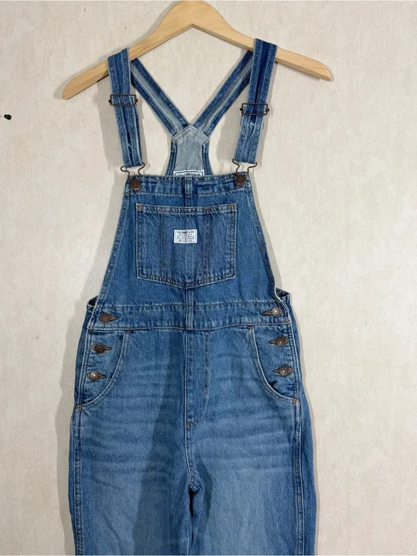 Levi’s Women’s Vintage Jeans Cotton Denim Overalls in Medium Wash XS - Image 4