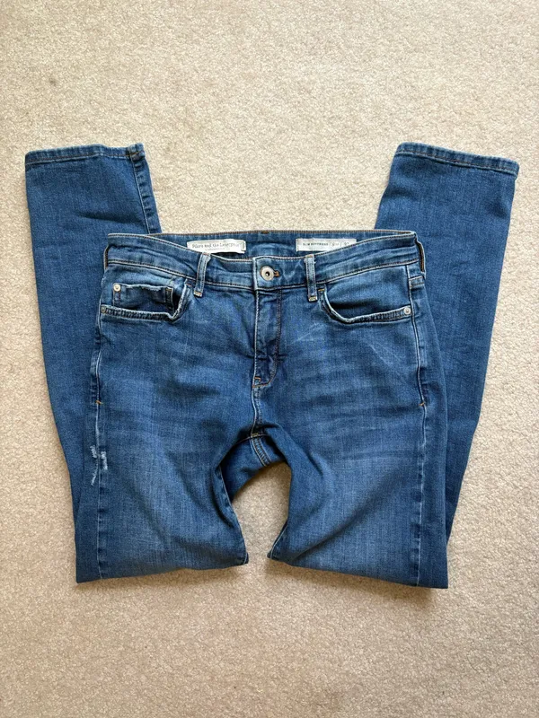 Anthropologie low waisted boyfriend jeans - Image 3
