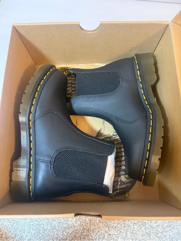 Dr. Martens Women's 2976 Nappa Leather Chelsea Boots‎ - Image 4
