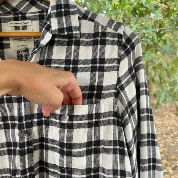 American Eagle Women's Black & White Plaid Soft Flannel Shirt Size M. NEW! - Image 3