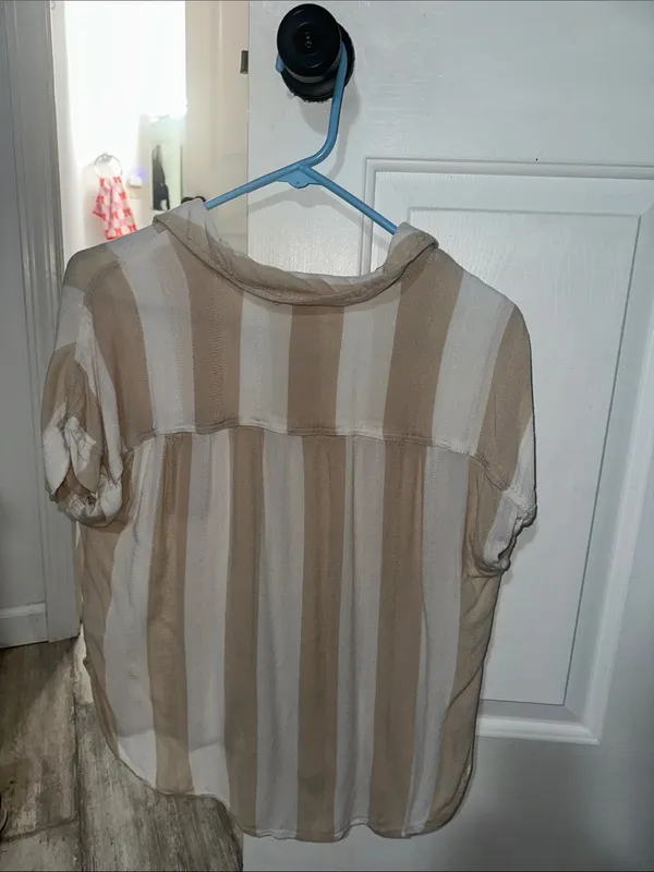 American eagle button down top - Image 3