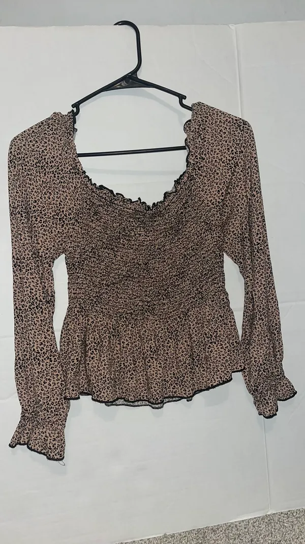 Cheetah print long sleeve - Image 2