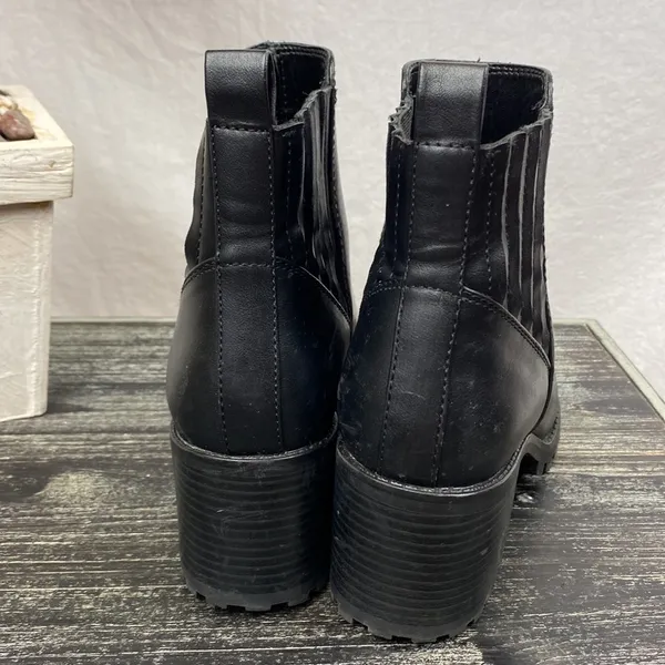 Zara Leather Black Lug Sole Heeled Chelsea Ankle Boots 8 - Image 5