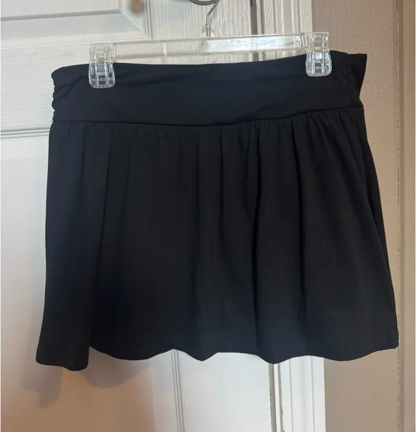 Black Flared skort from boutique. Worn once for concert - Image 2