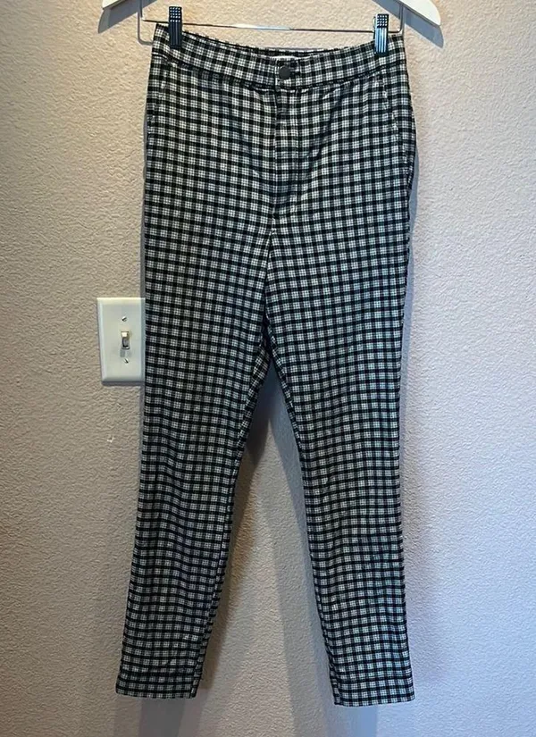 Hollister Women’s Black and White Plaid Stretchy Pants Medium Ultra High Rise - Image 2