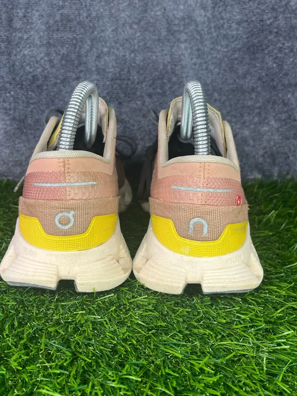 On Running Cloud Women’s 7 Swiss Engineering Neutral Running Shoes Beige Pink - Image 4