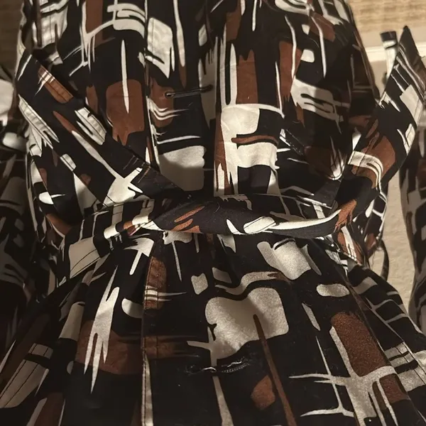 Appraisal Retro style tie front Trench Rain Coat Black Brown White Abstract sz M - Image 7