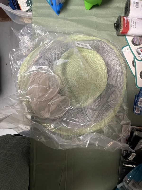 Green and Grey Straw Sun Hat with White Flower Accent - Image 6