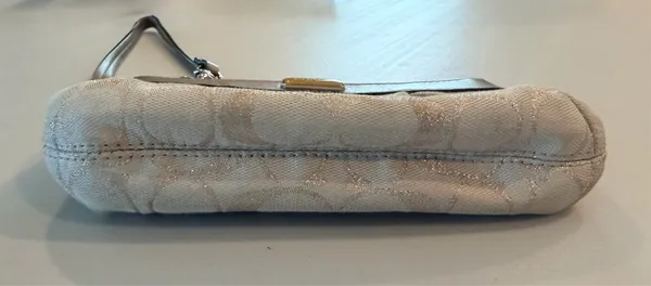 Coach | Gold Signature C Wristlet Bag. - Image 14