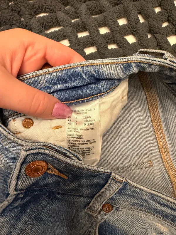 American Eagle mom jeans ripped high waisted  - Image 4