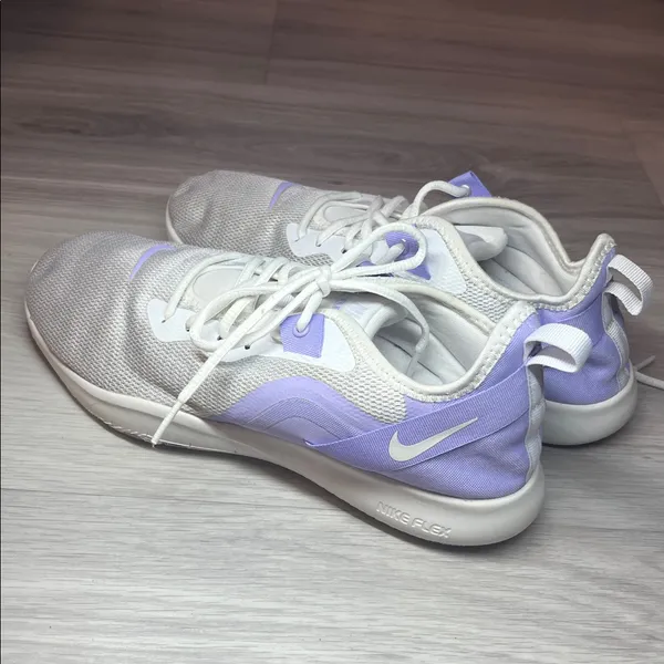 Nike‎ Light Gray and Lavender Athletic Shoes - Image 6