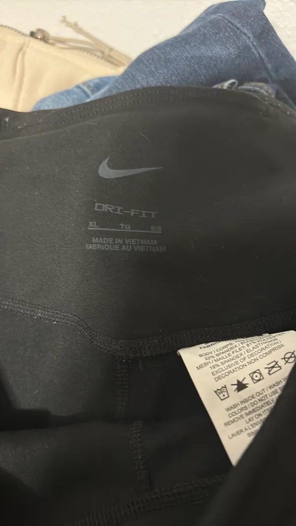 Black Nike Leggings Dri-Fit - Image 3