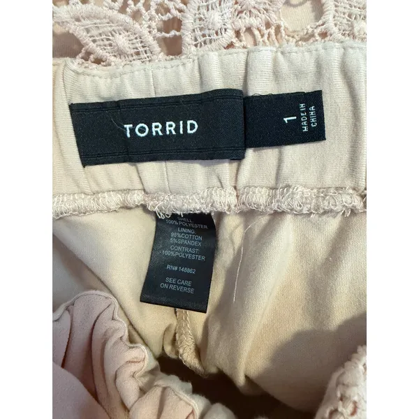 Torrid Blush Pink Floral Lace Scalloped Hem Shorts Size 1 Elastic Waist Tie - Image 5