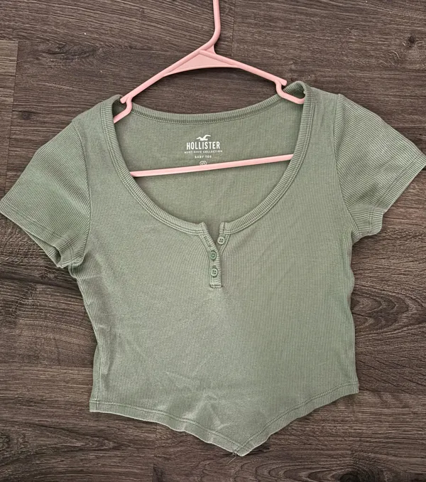Hollister Baby Tee - Image 2