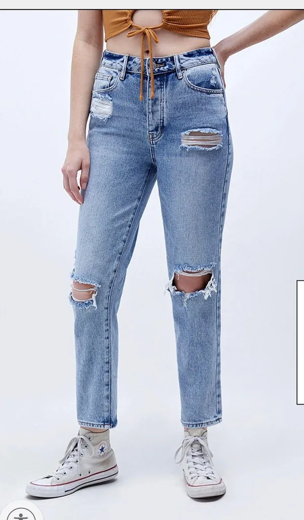 PacSun Light Washed Mom Jeans - Image 2