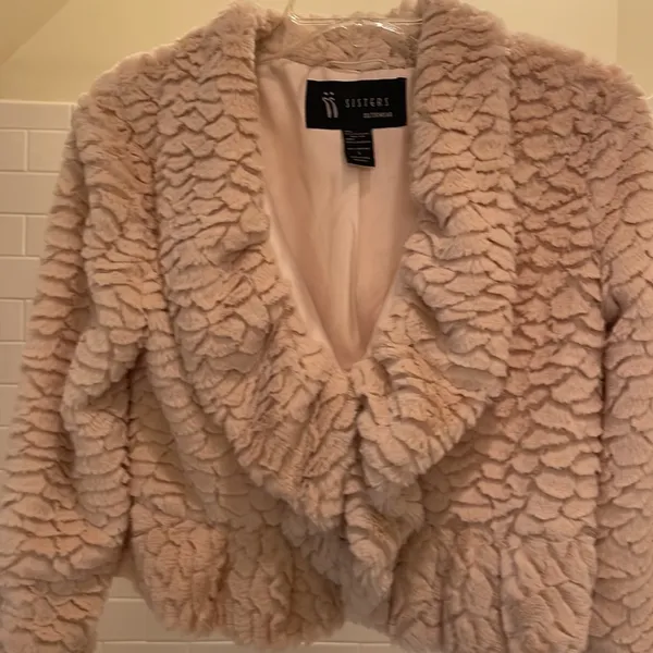 Faux Fur cropped coat - Image 2