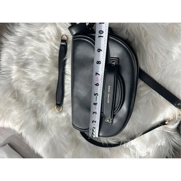 Michael Kors Cary Leather Saddle Crossbody bag Magnetic flap closure bag black h - Image 8