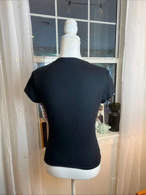 Hollister Black Short Sleeve Crewneck Tee size medium. - Image 4