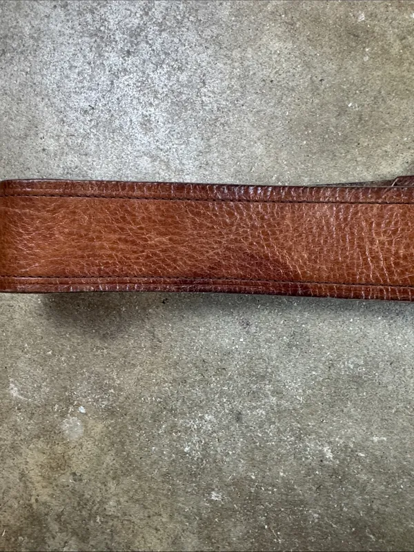 Classic Brown Leather Belt with Large Loop Buckles
Size: Medium - Image 7