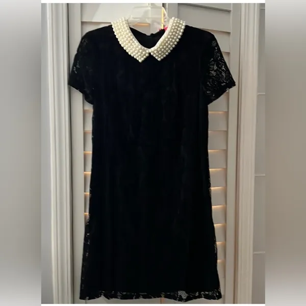 BETSEY JOHNSON Pearl Collar Elegant Black Lace Dress with White Pearl Collar - Image 5