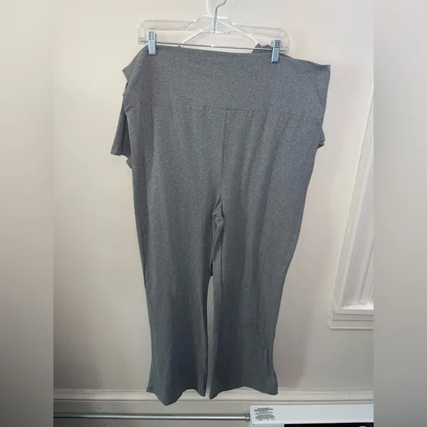 NWT Gray Two-Piece Lounge or Pajama Set by Vine & Valley Essentials Sz 3X/Medium - Image 6