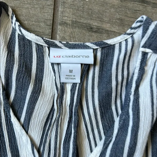 Liz Claiborne Flutter Sleeve White and Blue Blouse - Image 2