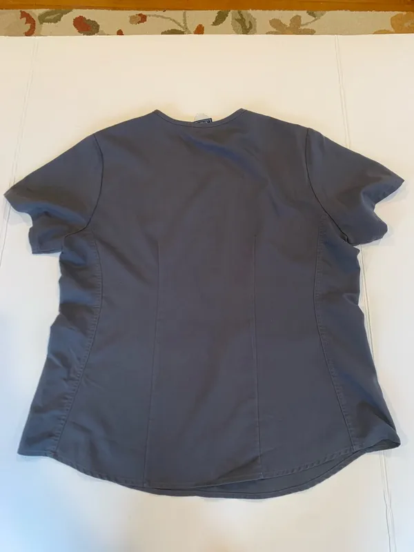 Sanibel Scrubs Women’s Large Gray Wrap-Style V-Neck Short Sleeve Scrub Top - Image 5